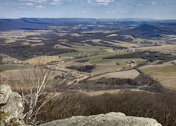 This landscape photo taken with the 18-150mm lens at 18mm. Wide angle view from Pinnacle Rock, PA