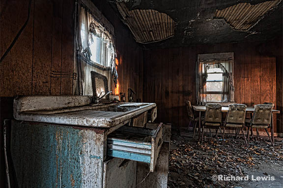 Richard Lewis Photography - Abandoned House - 1