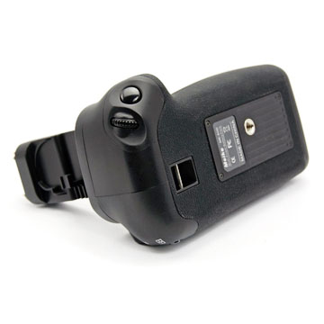 Bottom of Meike Battery Grip for Canon 60D