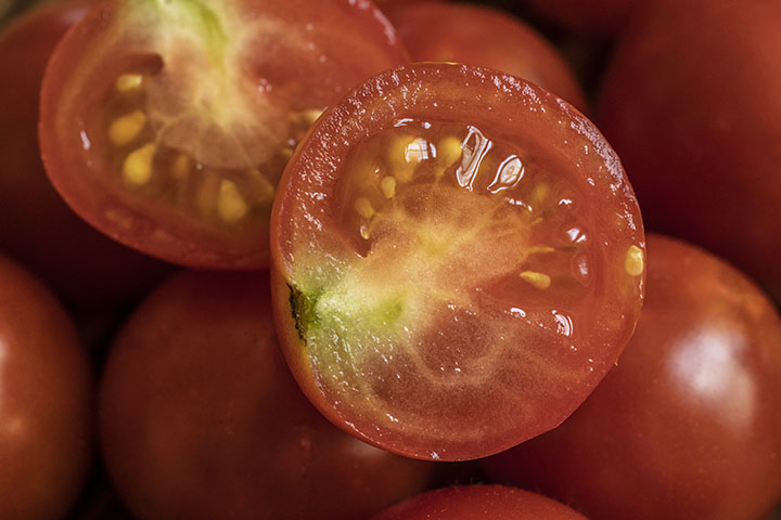 macro tomato sharpness test