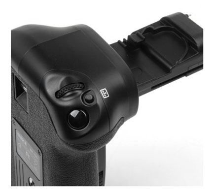 Vertical controls on front of Canon 70D grip