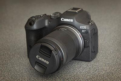 Canon R7 Camera