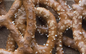 Canon EOS 70D-Pretzels at ISO 2000