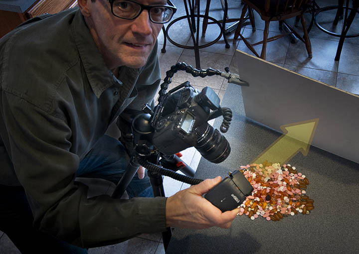 This photo shows how I aimed the 270EX II at the piece of white cardboard that was being held up with a Wimberley Plamp. The flash was attached to the hot shoe via a hot shoe extension cord. bounced macro lighting 270ex II