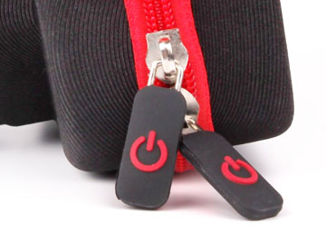 Dual rubber-gripped zippers make it easy to open as you want, even while wearing gloves.
