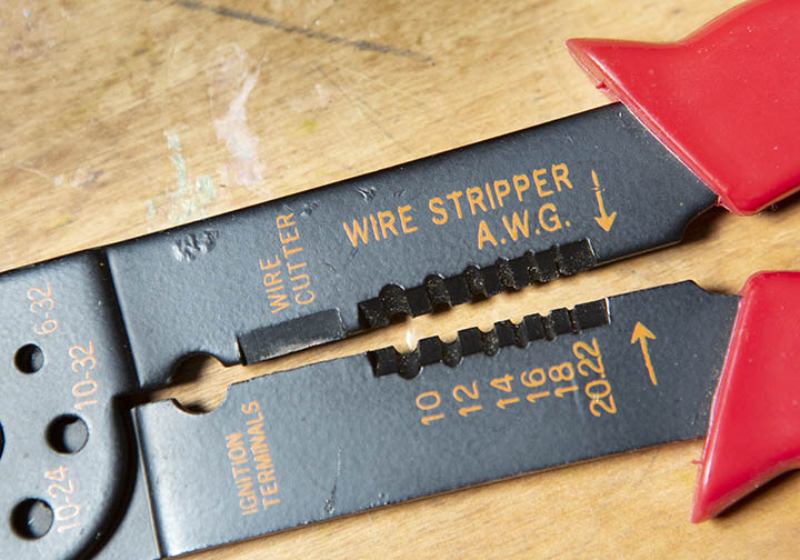 Wire strippers up close